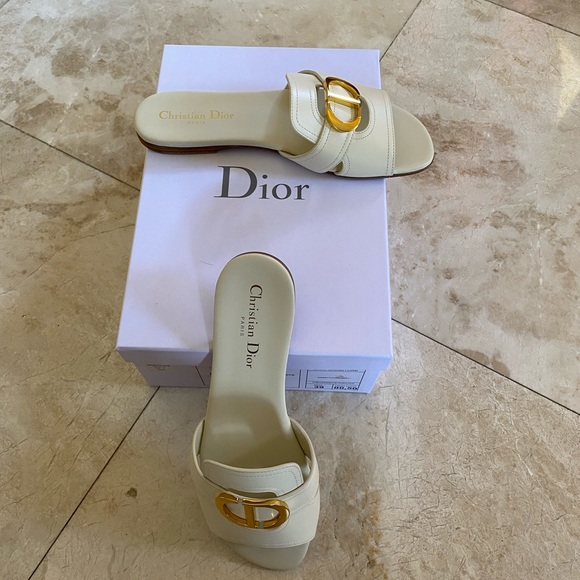 Montaigne Mule in Calfskin Ivory size 10 - Picture 6 of 7